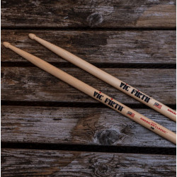 VIC FIRTH 5B BAQUETA PUNTA DE MADERA